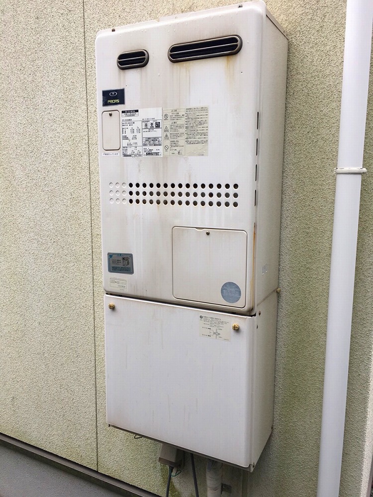 兵庫県西宮市 K様  ノーリツエコジョーズ給湯器 GTH-C2451AW6H-1 BL 24号スタンダード（フルオート）給湯暖房給湯器 交換工事 交換前