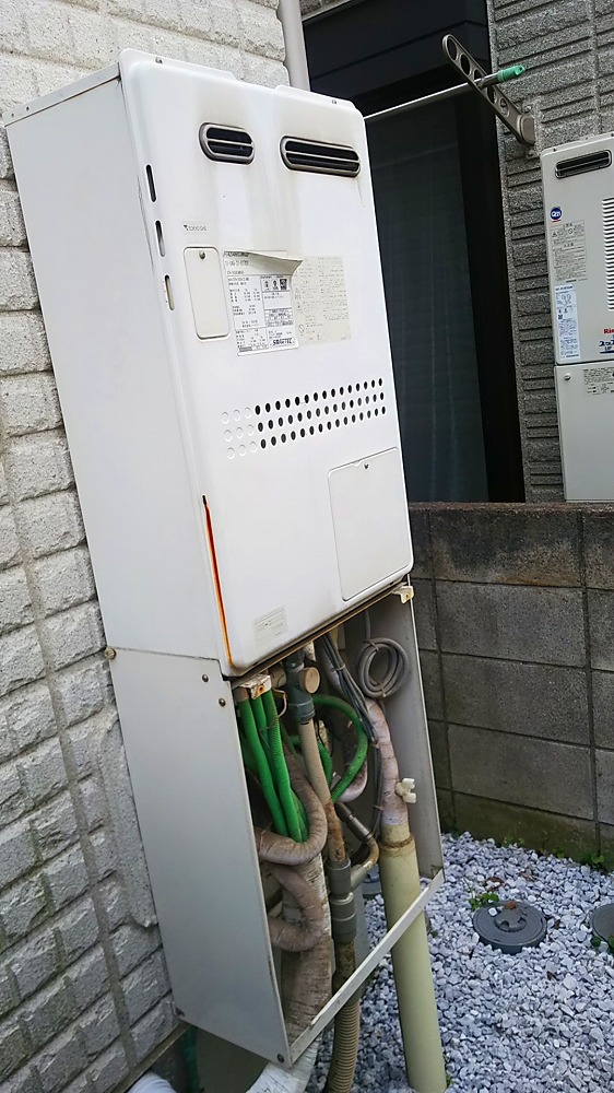 神奈川県川崎市高津区 Y様 ノーリツエコジョーズ給湯器 GTH-C2451AW6H-1 BL 24号スタンダード（フルオート）給湯暖房給湯器 交換工事 交換前