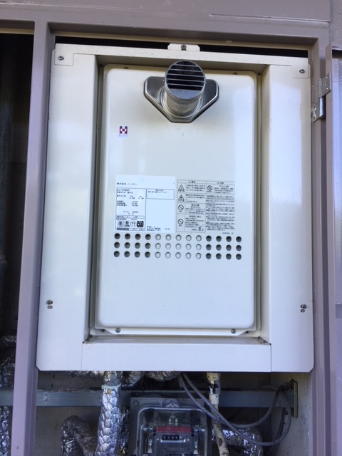 兵庫県宝塚市 Ｋ様 ノーリツ給湯器 GQ-1627AWX-T-DX BL 16号高温水供給式給湯器 交換工事 交換前