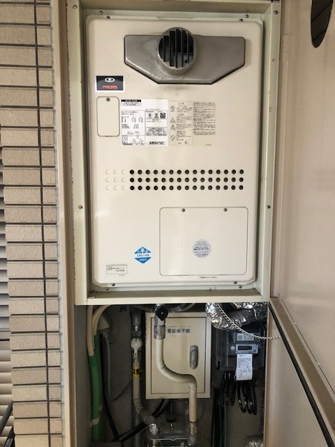 大阪府高槻市 M様 ノーリツ給湯器 GTH-2444SAWX3H-T-1 BL 24号オート給湯暖房給湯器 交換工事 交換前