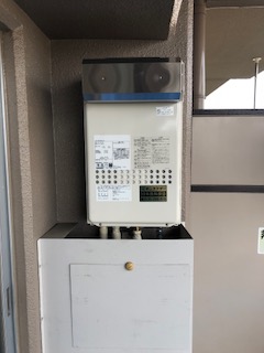 大阪府大阪市此花区 Ｆ様 ノーリツ給湯器 GQ-2427AWX-DX BL 24号高温水供給式給湯器 交換工事 交換後