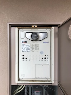 大阪府富田林市 Ｙ様 ノーリツエコジョーズ GTH-CP2450SAW3H-T-1 BL 24号シンプル（オート）給湯暖房給湯器 交換工事 交換前