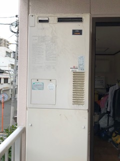 大阪府大阪市東成区 Ｓ様 ノーリツ給湯器 GT-2460AWX BL 24号フルオート追焚付給湯器 交換工事 交換前