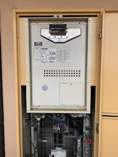 大阪府大阪狭山市 Ｎ様 ノーリツ給湯器 GT-2460SAWX-T-1 BL 24号オート追焚付給湯器 交換工事 交換前