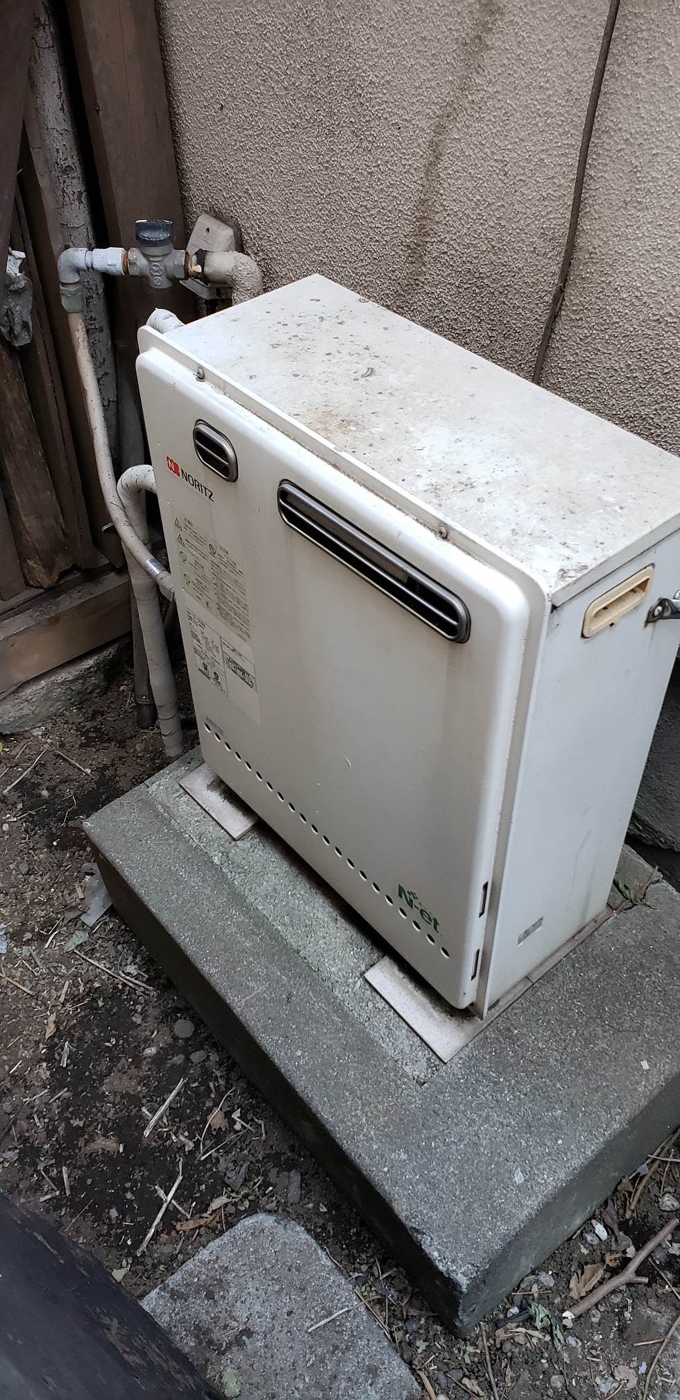 東京都大田区 M様 リンナイ RUF-A1610SAG(A) 16号オート追焚付給湯器 交換工事 交換前