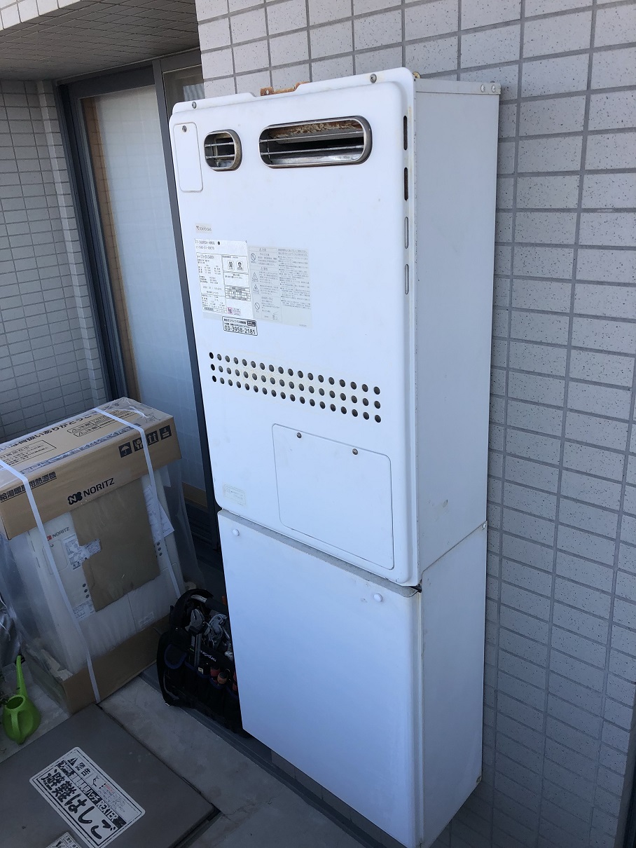 東京都板橋区 A様 ノーリツ 給湯器 GTH-2444AWX3H-1 BL 24号フルオート給湯暖房給湯器 交換工事 交換前