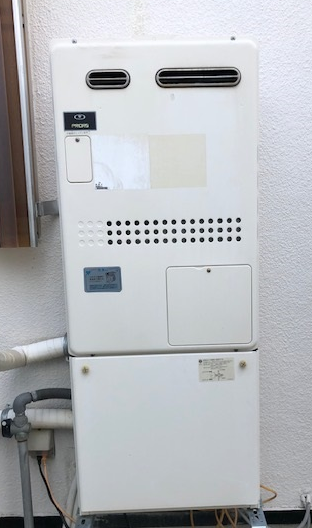 兵庫県宝塚市 A様 ノーリツエコジョーズ GT-C2462SAWX BL 24号シンプル（オート）追焚付給湯器 交換工事 交換前