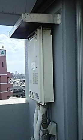 大阪府大阪市淀川区 Y様 ノーリツ給湯器 GQ-1627AWX-DX BL 16号高温水供給式給湯器 交換工事 交換前