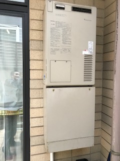 東京都新宿区 T様 RUFH-E2405AW2-3(A)　リンナイ 24号フルオート給湯暖房給湯器（エコジョーズ）交換工事 交換前