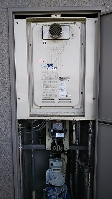 兵庫県神戸市西区 H様 リンナイ給湯器 RUJ-V1611T(A) 16号高温水供給式給湯器 交換工事 交換前