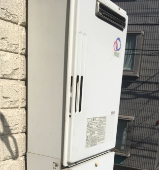 東京都足立区 Y様 リンナイ給湯器 RUX-A1616W-E 16号オートストップ給湯専用給湯器 交換工事 交換前