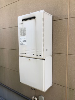 埼玉県草加市 A様 ノーリツ給湯器 GT-2460SAWX-1 BL 24号オート追焚付給湯器 交換工事 交換前