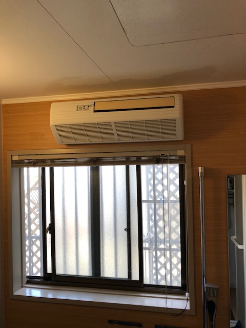 兵庫県神戸市北区 O様 リンナイ RBH-W414K 壁掛形浴室暖房乾燥機 交換工事 交換前