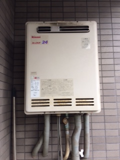 東京都台東区 S様 ノーリツ給湯器 GT-2460SAWX-1 BL 24号オート追焚付給湯器 交換工事 交換前