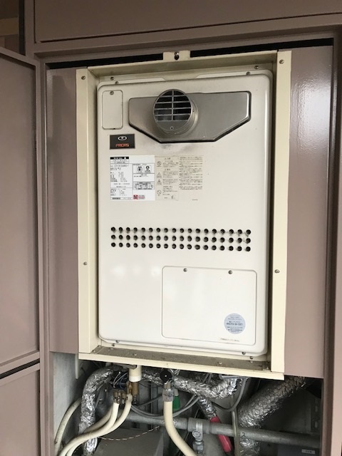 大阪府枚方市 Y様 ノーリツ給湯器 GTH-2444SAWX3H-T-1 BL 24号オート給湯暖房給湯器 交換工事 交換前