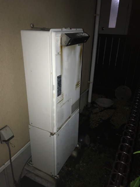 神奈川県大和市 H様 リンナイエコジョーズ RUFH-E2405AW2-3(A) 24号フルオート給湯暖房給湯器 交換工事 交換前