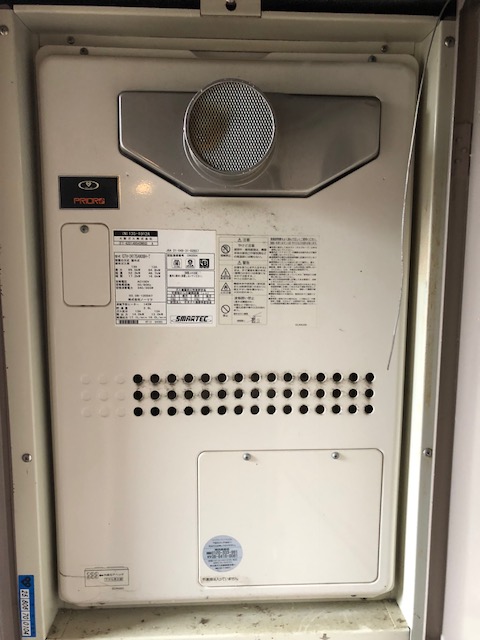 兵庫県西宮市 H様 ノーリツ給湯器 GTH-2444SAWX3H-T-1 BL 24号オート給湯暖房給湯器 交換工事 交換前