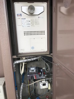兵庫県西宮市 K様 ノーリツ給湯器 GTH-2444SAWX3H-T-1 BL 24号オート給湯暖房給湯器 交換工事 交換前