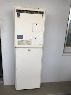 兵庫県神戸市北区 W様 リンナイ給湯器 RUJ-A1610W 16号高温水供給式給湯器 交換工事 交換前