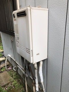 千葉県船橋市 Ｄ様 ノーリツ給湯器 GT-2460SAWX-1 BL 24号オート追焚付給湯器 交換工事 交換前