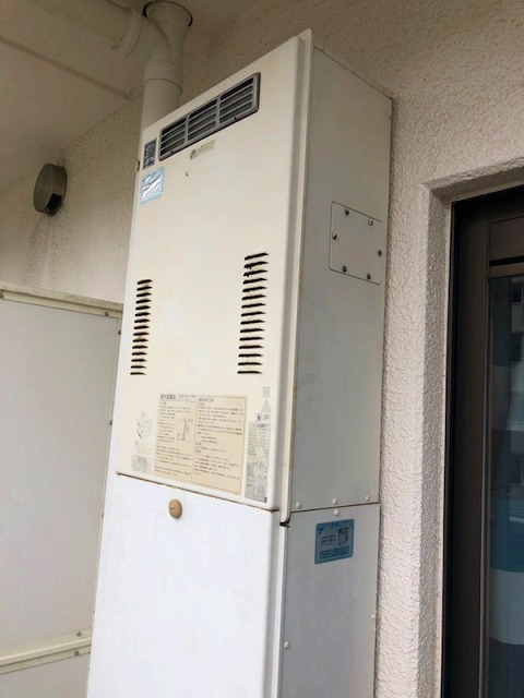 兵庫県神戸市須磨区 Ｓ様 リンナイ給湯器 RUJ-A2400W 24号高温水供給式給湯器 交換工事 交換前
