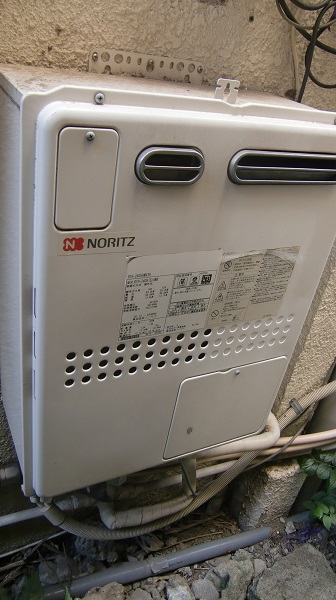 東京都北区 Ｗ様 ノーリツ給湯器 GTH-2445SAWX-1 BL 24号オート給湯暖房給湯器 交換工事 交換前
