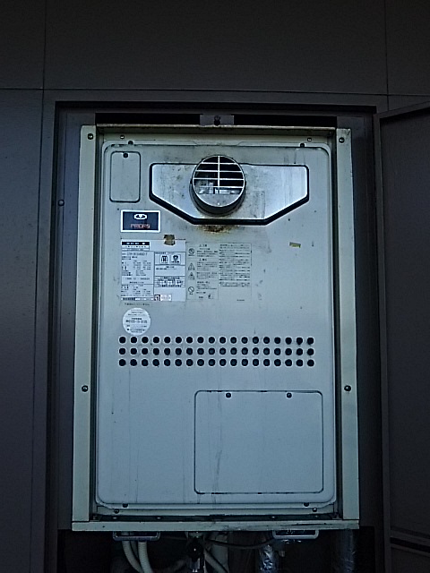 兵庫県明石市 Ｍ様 ノーリツ給湯器 GTH-2444SAWXD-T-1 BL 24号オート給湯暖房給湯器 交換工事 交換前
