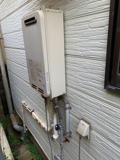 兵庫県尼崎市 O様 都市ガス リンナイ給湯器 RUJ-A2010W 20号高温水供給式給湯器 交換工事 交換前