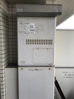 東京都葛飾区 Ｎ様 都市ガス ノーリツエコジョーズ GTH-C2450AW3H-1 BL 24号スタンダード（フルオート）給湯暖房給湯器 交換工事 交換前