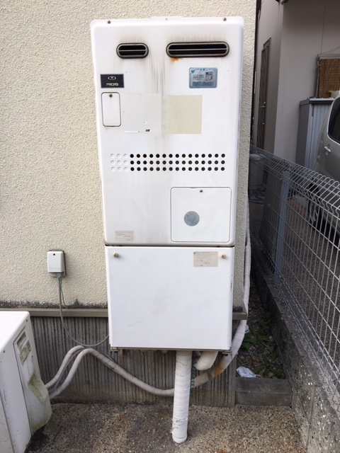 兵庫県伊丹市 Ｎ様 ノーリツエコジョーズ GTH-C2450AW3H-1 BL 24号スタンダード（フルオート）給湯暖房給湯器 交換工事 交換前