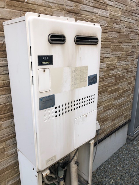 兵庫県姫路市 Ｏ様 都市ガス ノーリツエコジョーズ GTH-C2460SAW3H BL 24号シンプル（オート）給湯暖房給湯器 交換工事 交換前