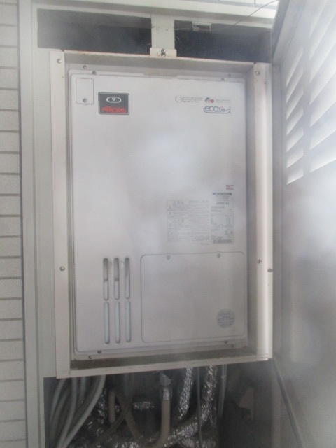 兵庫県芦屋市 Ｋ様 都市ガス ノーリツエコジョーズ GTH-CP2450AW3H-H-1 BL 24号スタンダード（フルオート）給湯暖房給湯器 交換工事 交換前
