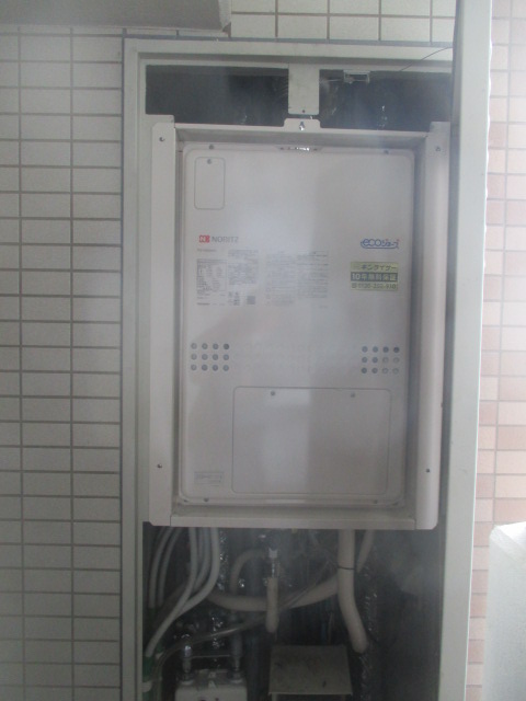 兵庫県芦屋市 Ｋ様 都市ガス ノーリツエコジョーズ GTH-CP2450AW3H-H-1 BL 24号スタンダード（フルオート）給湯暖房給湯器 交換工事 交換後