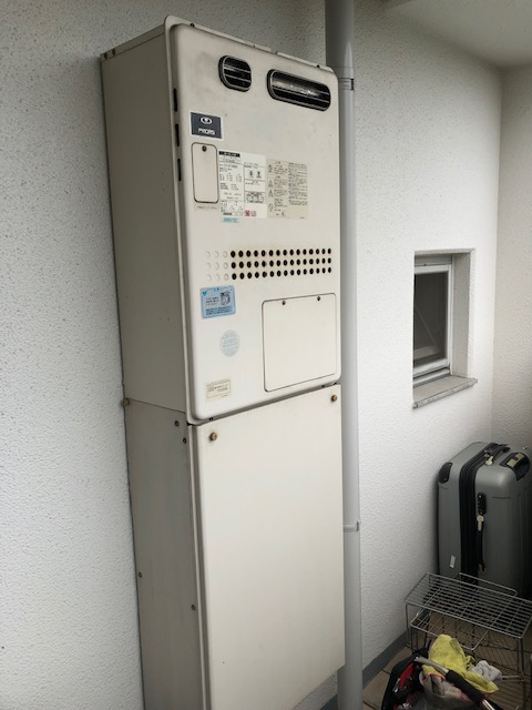 大阪府大阪市北区 Ｈ様 都市ガス ノーリツエコジョーズ GTH-C2450AW3H-1 BL 24号スタンダード（フルオート）給湯暖房給湯器 交換工事 交換前