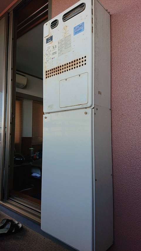 兵庫県神戸市中央区 Ｓ様 都市ガス ノーリツエコジョーズ GTH-C2450AW3H-1 BL 24号スタンダード（フルオート）給湯暖房給湯器 交換工事 交換前