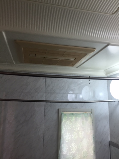 大阪府寝屋川市 O様 リンナイ 天井形浴室暖房乾燥機 RBH-C418K1P 交換工事 交換前