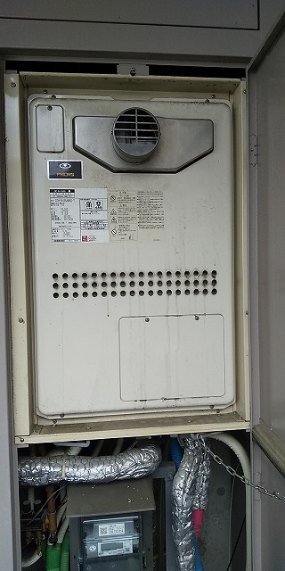大阪府茨木市 Ｋ様 都市ガス ノーリツ給湯器 GTH-2444SAWX3H-T-1 BL 24号オート給湯暖房給湯器 交換工事 交換前