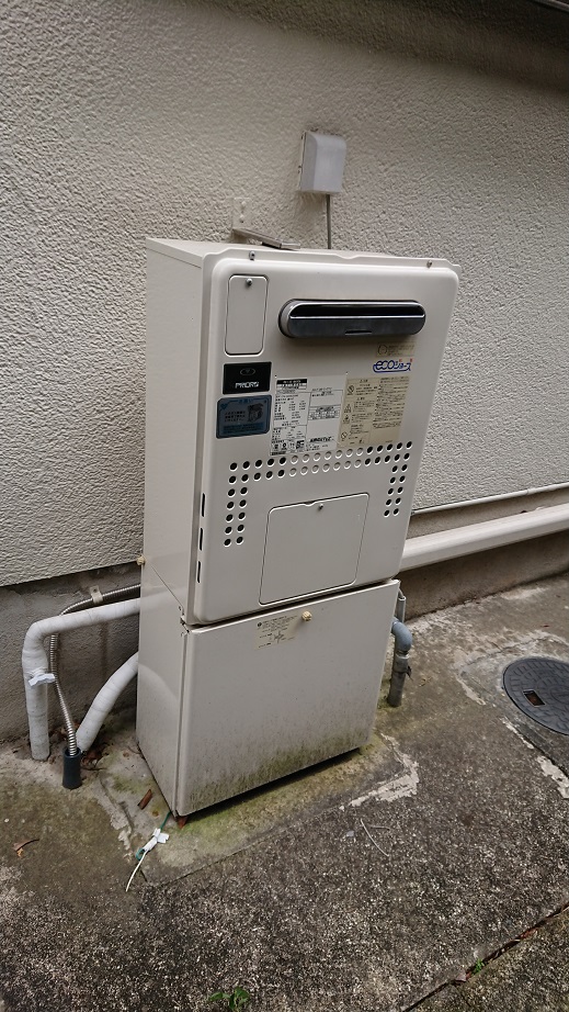 奈良県奈良市 Ｋ様 	都市ガス ノーリツエコジョーズ GTH-C2459SAWD BL 24号オート給湯暖房給湯器 交換工事 交換前