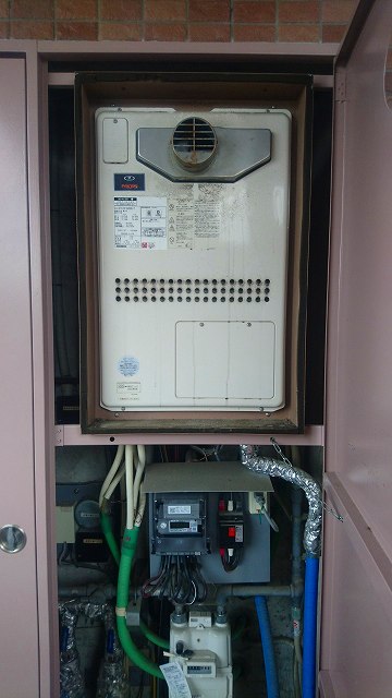 兵庫県西宮市 Ｍ様 都市ガス ノーリツ給湯器 GTH-2444AWX3H-T-1 BL 24号フルオート給湯暖房給湯器 交換工事 交換前