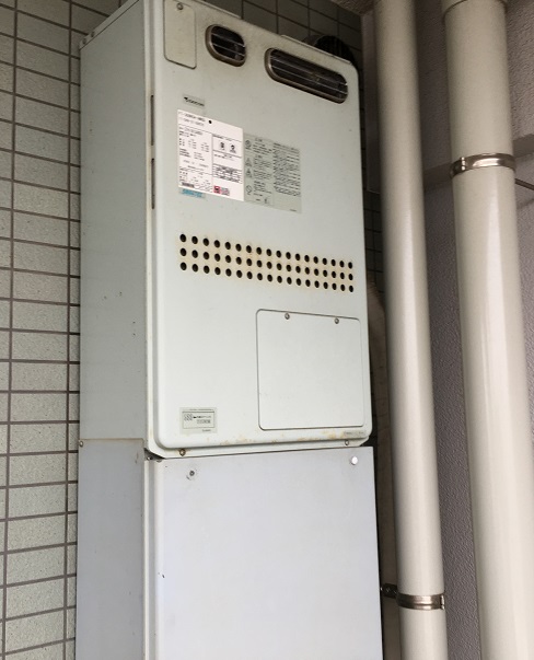 東京都町田市 Ｔ様 都市ガス ノーリツエコジョーズ GTH-C2450AW3H-1 BL 24号スタンダード（フルオート）給湯暖房給湯器 交換工事 交換前