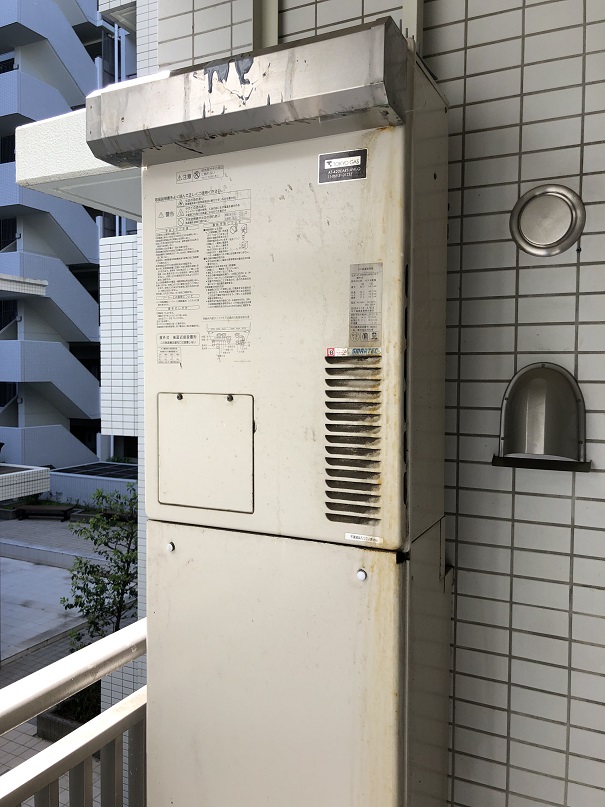東京都世田谷区 Ｈ様 都市ガス ノーリツエコジョーズ GTH-C2450AW3H-1 BL 24号スタンダード（フルオート）給湯暖房給湯器 交換工事 交換前