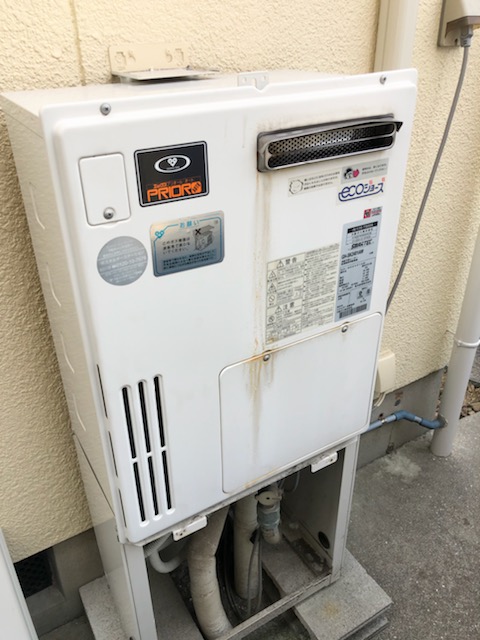 兵庫県加古川市 Ｍ様 都市ガス リンナイエコジョーズ RVD-E2405SAW2-1(A)  24号オート給湯暖房給湯器 交換工事 交換前