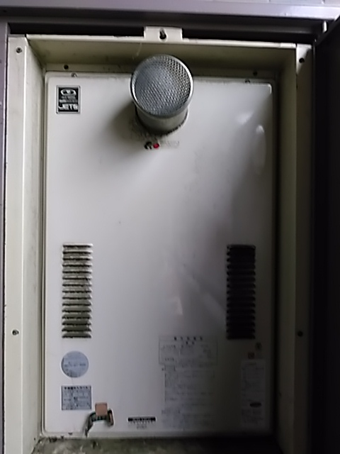 兵庫県神戸市東灘区 Ｎ様 都市ガス ノーリツ給湯器 GQH-2443AWXD-T-DX BL 24号高温水供給式暖房給湯器 交換工事 交換前