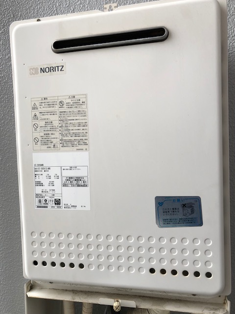 兵庫県神戸市西区 Ｕ様 都市ガス ノーリツ給湯器 GT-2060SAWX-1 BL 20号オート追焚付給湯器 交換工事 交換前