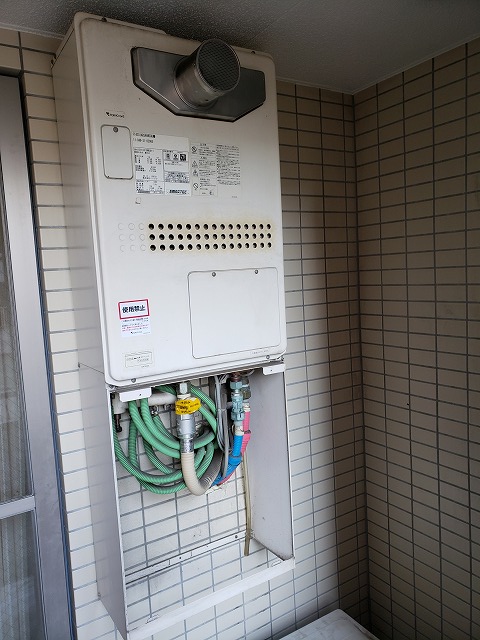 東京都渋谷区 W様 都市ガス ノーリツエコジョーズ GTH-C2450AW3H-1 BL 24号スタンダード（フルオート）給湯暖房給湯器 交換工事 交換前