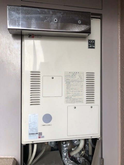 大阪府東大阪市 N様 都市ガス ノーリツ給湯器 GQH-2443AWXD-DX BL 12A13A 24号高温水供給式暖房給湯器 交換工事 交換前
