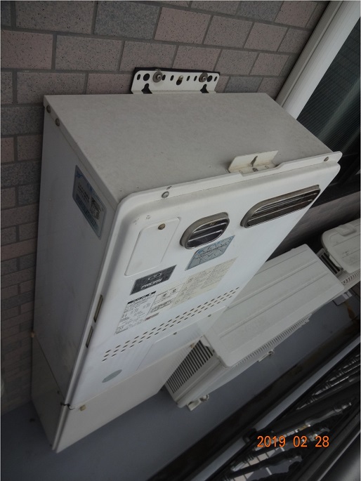 兵庫県神戸市中央区 Ｓ様 都市ガス ノーリツエコジョーズ GTH-C2451AWD-1 BL 24号スタンダード（フルオート）給湯暖房給湯器 交換工事 交換前