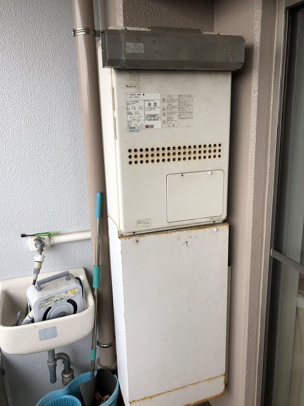 神奈川県横浜市栄区 Ｓ様 都市ガス ノーリツエコジョーズ GTH-C2450AW3H-1 BL 24号スタンダード（フルオート）給湯暖房給湯器 交換工事 交換前
