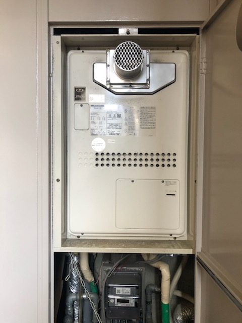 京都府京都市中京区 Ｓ様 都市ガス ノーリツ給湯器 GQH-2443AWXD-T-DX BL 12A13A 24号高温水供給式暖房給湯器 交換工事 交換前