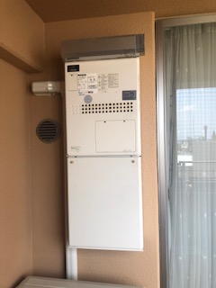 兵庫県神戸市中央区 Ｔ様 都市ガス ノーリツエコジョーズ C2460AW3H BL 24号スタンダード（フルオート）給湯暖房給湯器 交換工事 交換前